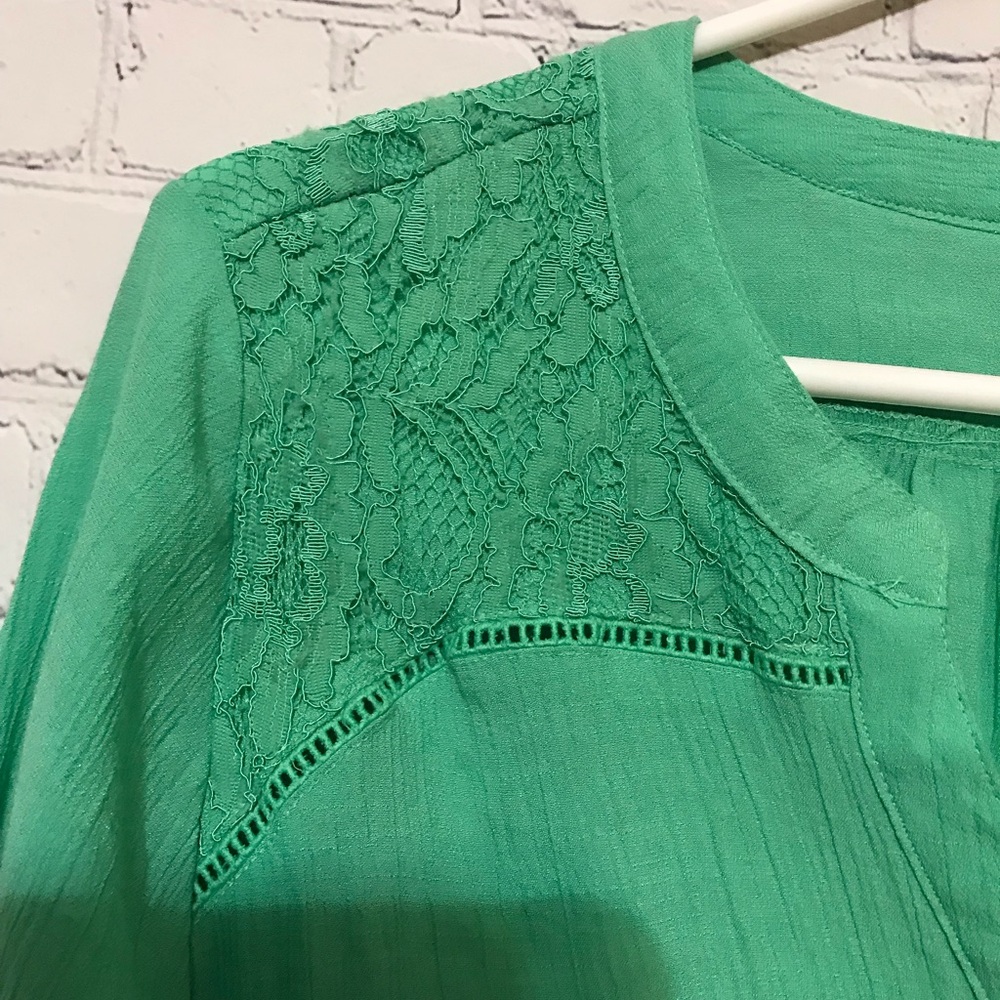 NWOT Green Lace Blouse - Picture 7 of 10